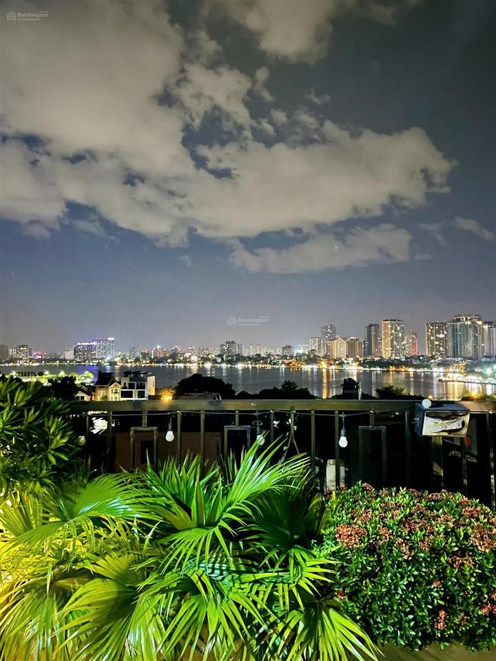 Bán tòa nhà dịch vụ apartments view hồ tây, hồ quảng bá 140m2 x 9 tầng, cho thuê 2tỉ/năm