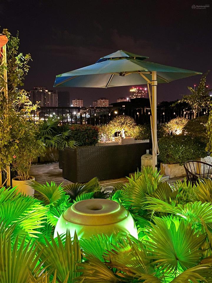 Bán tòa nhà dịch vụ apartments view hồ tây, hồ quảng bá 140m2 x 9 tầng, cho thuê 2tỉ/năm