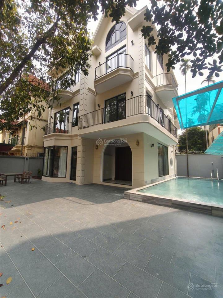 Cho thuê biệt thự sân vườn, bể bơi diện tích 500m2 x 4 tầng tại tô ngọc vân, tây hồ, hà nội
