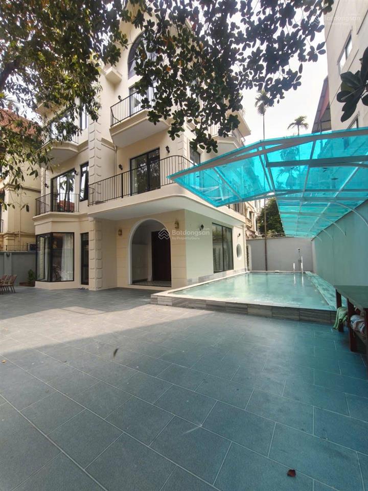 Cho thuê biệt thự sân vườn, bể bơi diện tích 500m2 x 4 tầng tại tô ngọc vân, tây hồ, hà nội