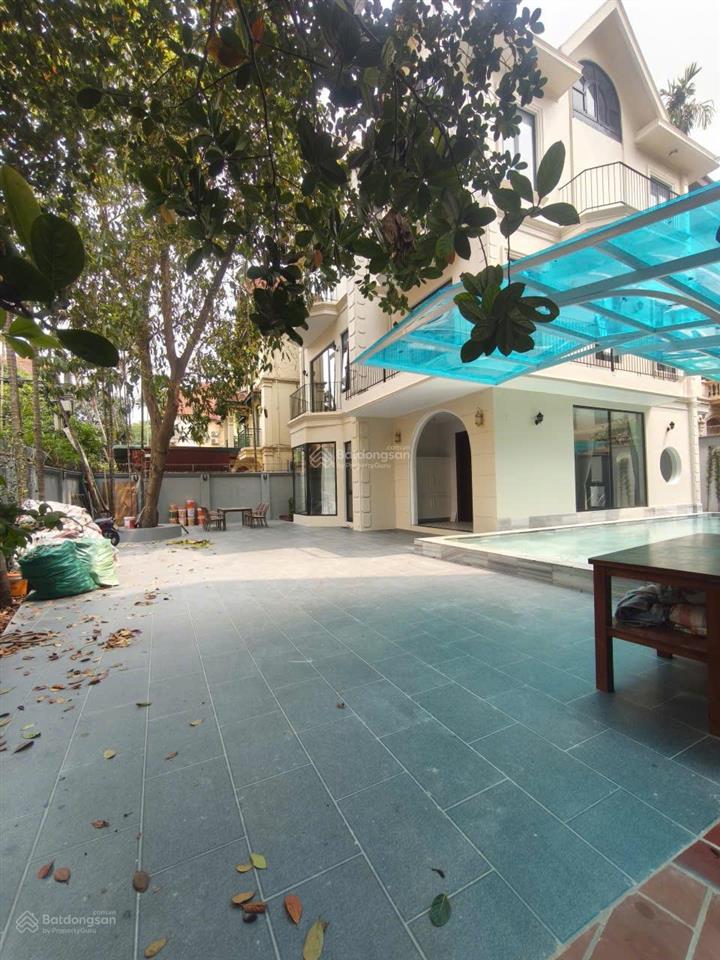 Cho thuê biệt thự sân vườn, bể bơi diện tích 500m2 x 4 tầng tại tô ngọc vân, tây hồ, hà nội