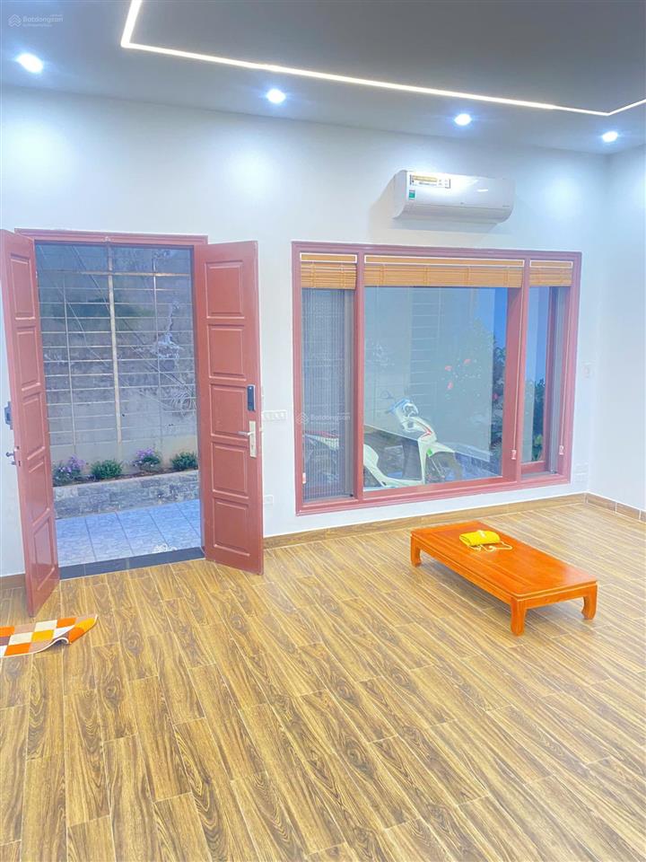 Chính chủ cần bán gấp căn nhà lô góc mới, 60m2 x 4 tầng tại đường tây hồ, quảng an, tây hồ, hà nội.