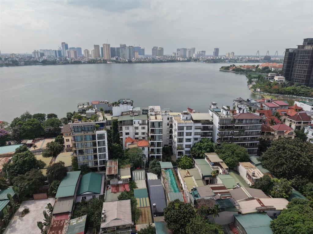 Hàng víp, bán tòa nhà mặt phố quảng khánh, quảng an diện tích 366m2 x 6 tầng.
