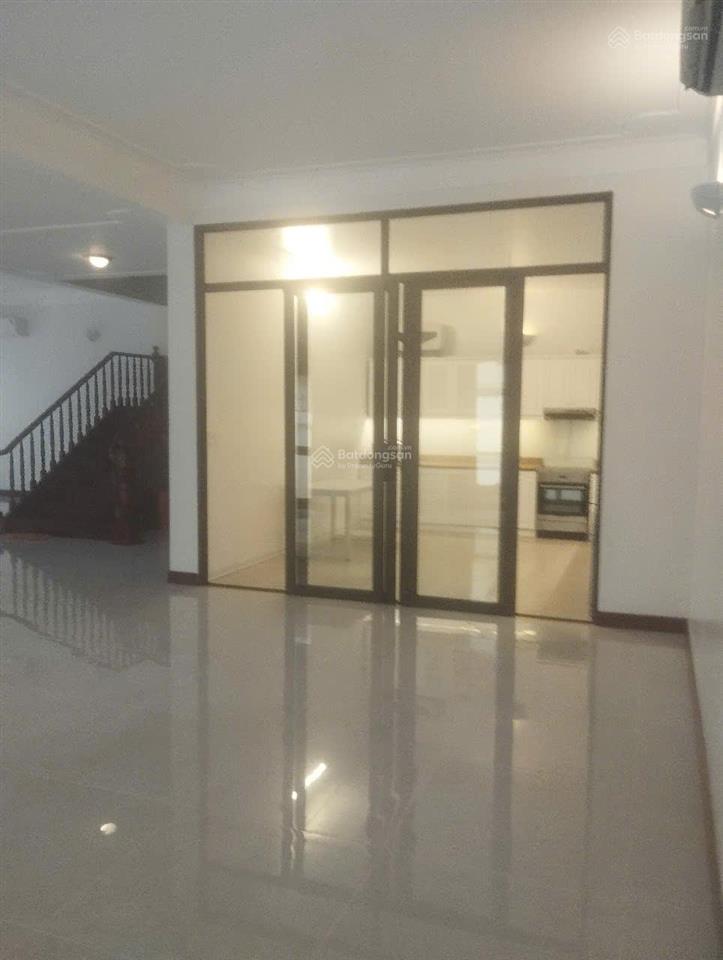 Bán biệt thự đường tô ngọc vân, khu vip người nước ngoài sinh sống 365m² x 3.5 tầng.