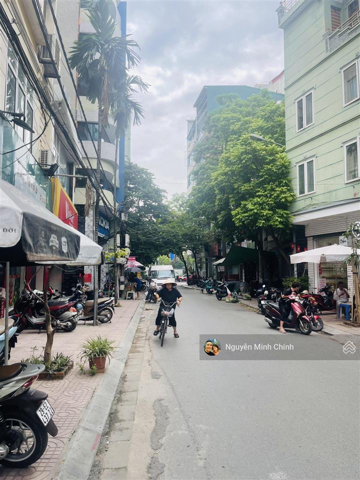 Cần bán căn nhà văn phòng phố đình thôn