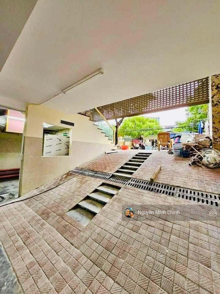 Bán tòa building văn phòng khu vực tây hồ