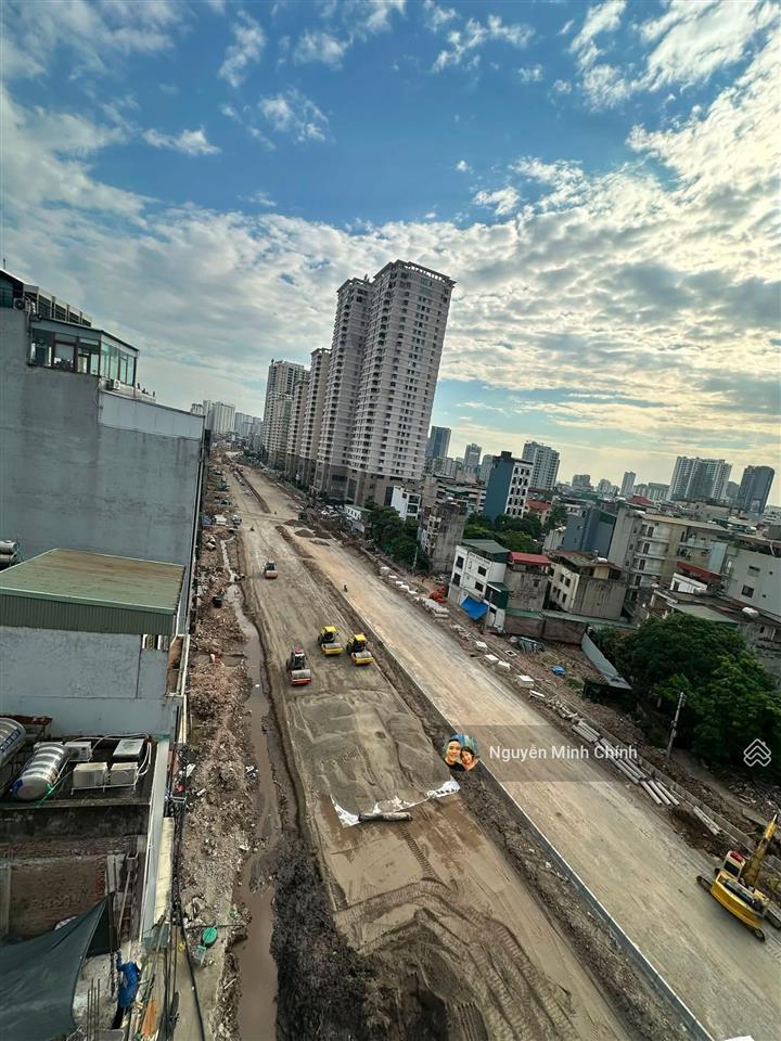 Bán đất tặng nhà 3 tầng tặng gpxd 9 tầng phố nguyễn văn huyên kéo dài, mảnh đất giá trị cho khách