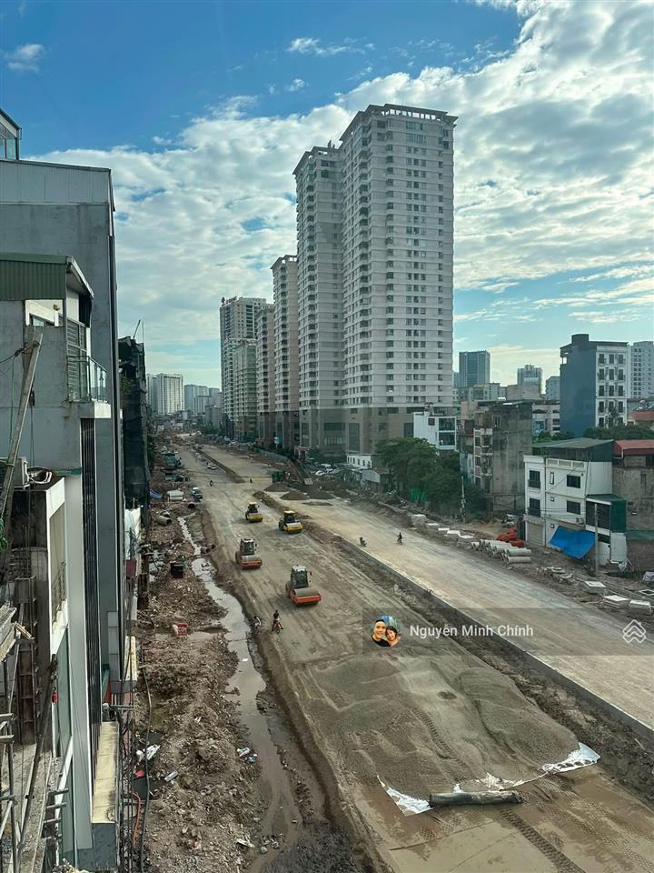 Bán đất tặng nhà 3 tầng tặng gpxd 9 tầng phố nguyễn văn huyên kéo dài, mảnh đất giá trị cho khách