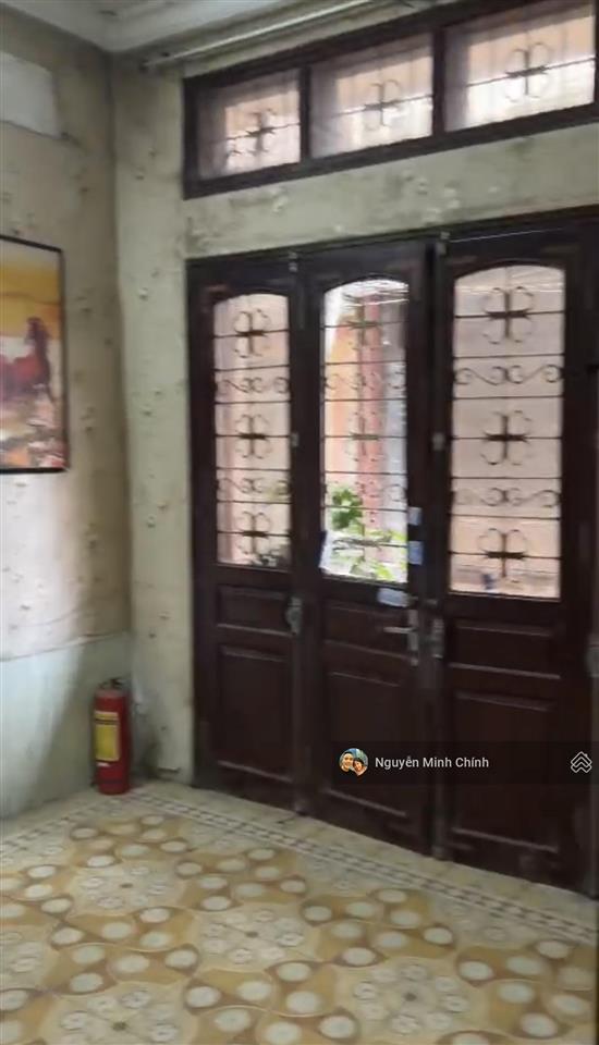 Cần cho thuê nguyên căn nhà 3 tầng ngõ 1194 đường láng giá rẻ cho khách thuê