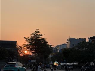 Biệt thự mặt phố nguyễn xuân khoát, ngoại giao đoàn khu vực đáng để khách hàng quan tâm
