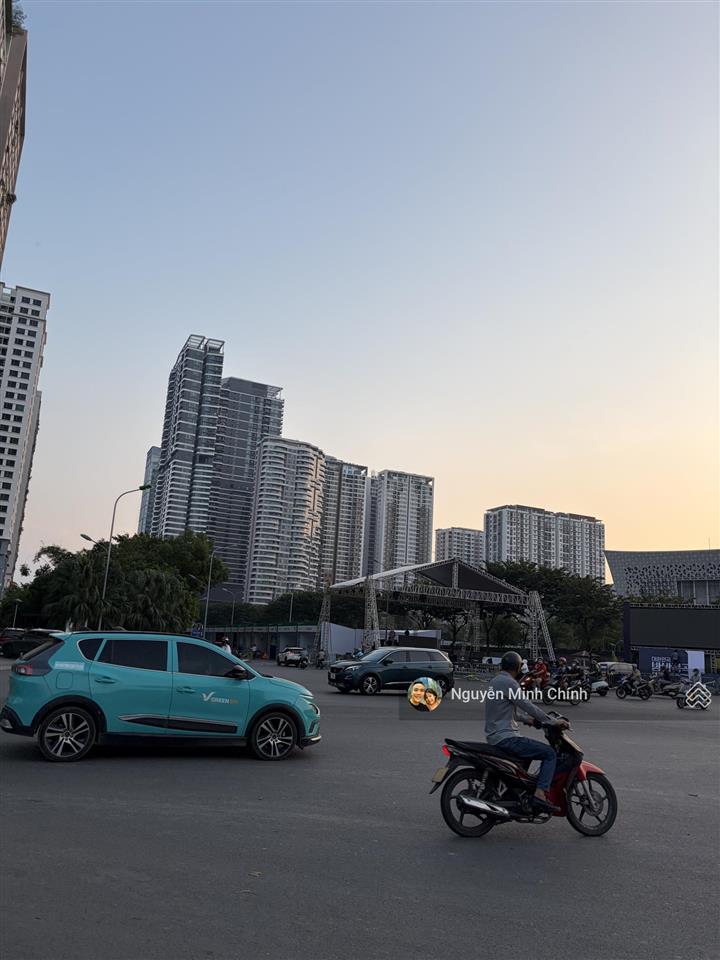 Biệt thự mặt phố nguyễn xuân khoát, ngoại giao đoàn khu vực đáng để khách hàng quan tâm