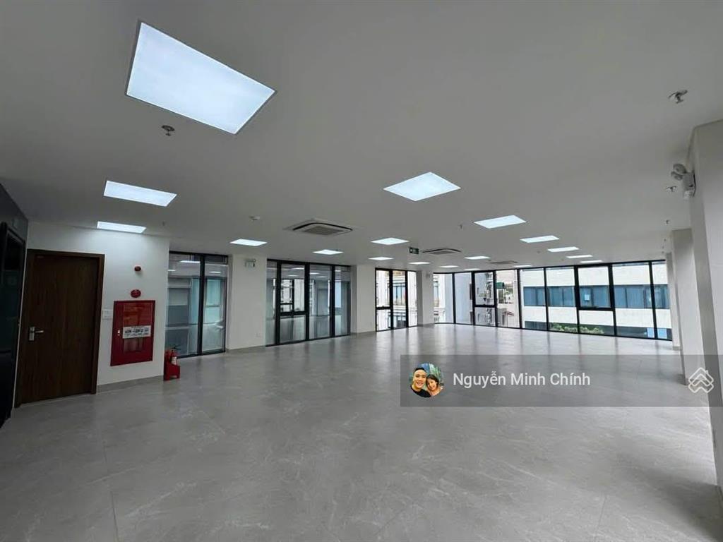 Building lô góc 3 mặt, 9 tầng văn phòng, giá tốt hơn thị trường cho khách mua, phố vương thừa vũ
