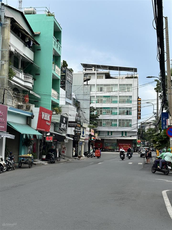 Mặt tiền kinh doanh tại cách mạng tháng tám 65 m2, đang cho thuê. 19.5 tỷ