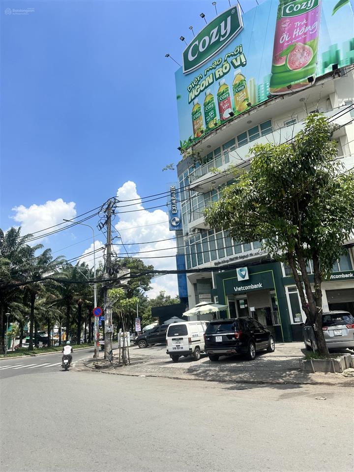 Siêu hiếm đường 9a trung sơn 10x20m  5 tầng vị trí toàn ngân hàng lớn. tiện làm ngân hàng cty