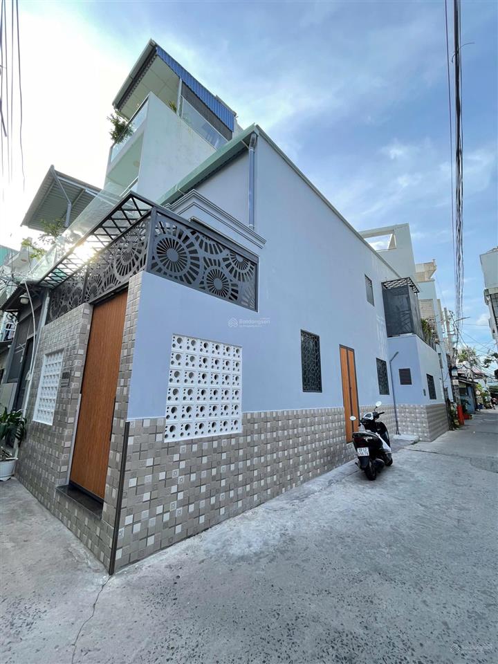 Nhà đẹp lô góc quận 7  61.6m²  3pn dưới trệt chỉ 5.65 tỷ  nở hậu tài lộc