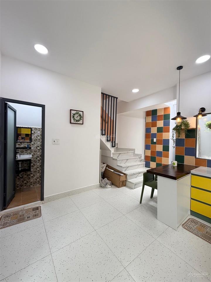 Nhà đẹp lô góc quận 7  61.6m²  3pn dưới trệt chỉ 5.65 tỷ  nở hậu tài lộc