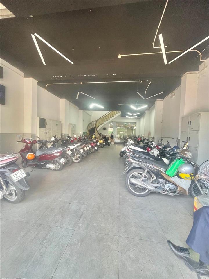 Mặt tiền nguyễn chí thanh quận 5  7x30m dòng tiền 1.5 tỷ/năm hợp mở thẩm mỹ viện