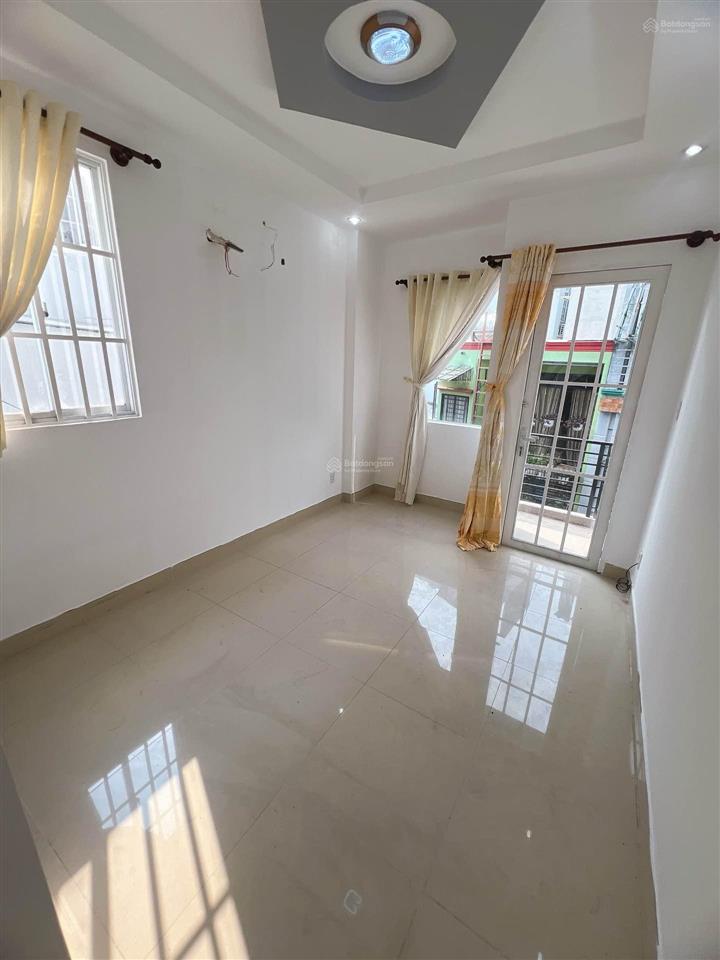 Ngay phạm thế hiển, quận 8, phường 4  4 tầng 7 phòng 80m2, chốt 7. x tỷ