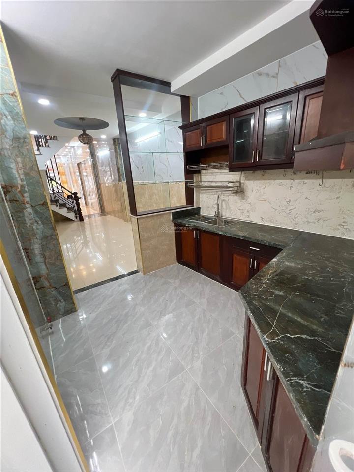 Ngay phạm thế hiển, quận 8, phường 4  4 tầng 7 phòng 80m2, chốt 7. x tỷ
