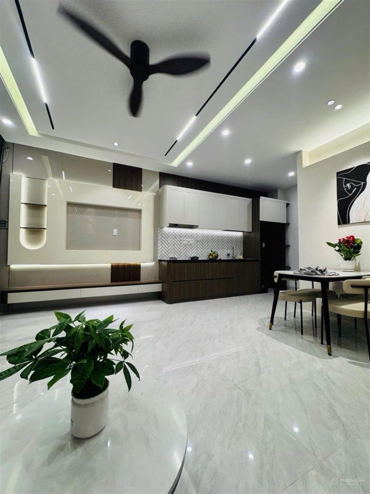4 tỷ x  huỳnh tấn phát quận 7  nhà đẹp ở ngay ngang 5m bề thế full nội thất pháp lý chuẩn