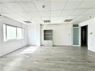 Cho thuê văn phòng 30 m2  6 tr bao vat, khu hoà cường.  0935 999 ***