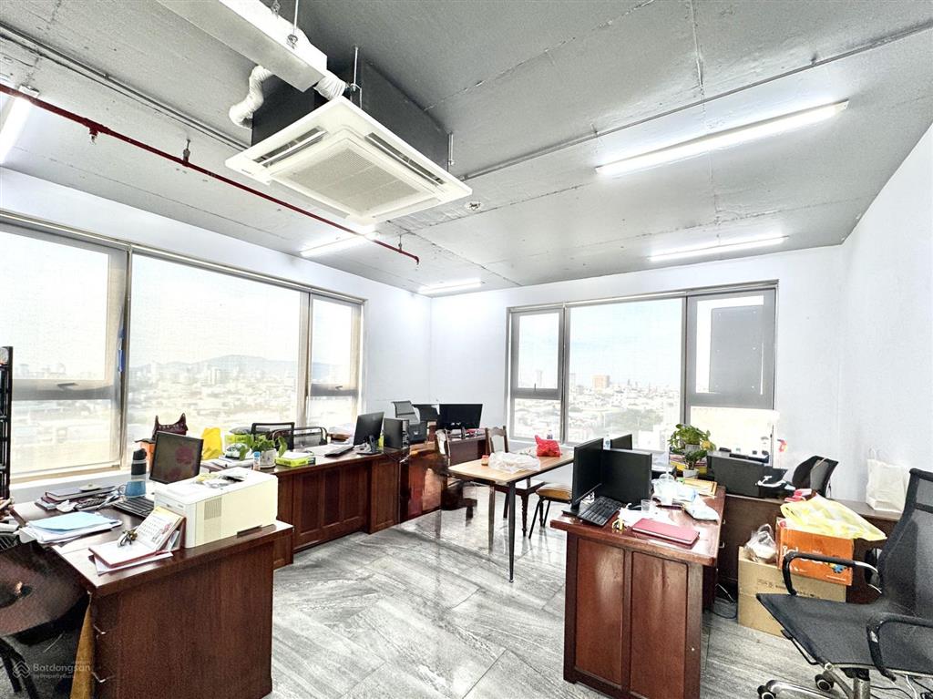 Cho thuê văn phòng 50 m2 có sẵn phòng họp giá chỉ 13 triệu/tháng, property danang