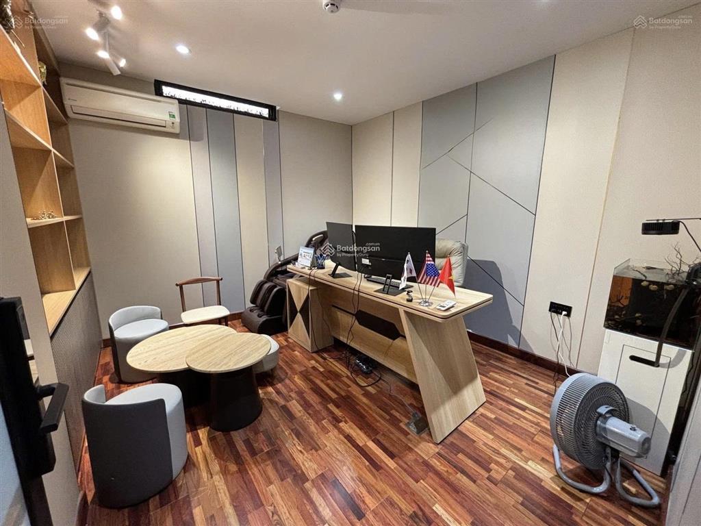 Cho thuê văn phòng 60m2 gần cầu trần thị lý full nội thất cao cấp chỉ 15 triệu/tháng