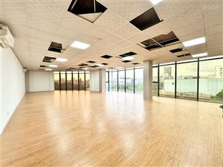 Cho thuê văn phòng 130m giá ưu đãi chỉ 200.000đ/m sàn gỗ & led mới hoàn toàn