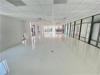 Cho thuê văn phòng 100m 31,1 tr/tháng  sàn trống suốt, không vướng cột | property danang