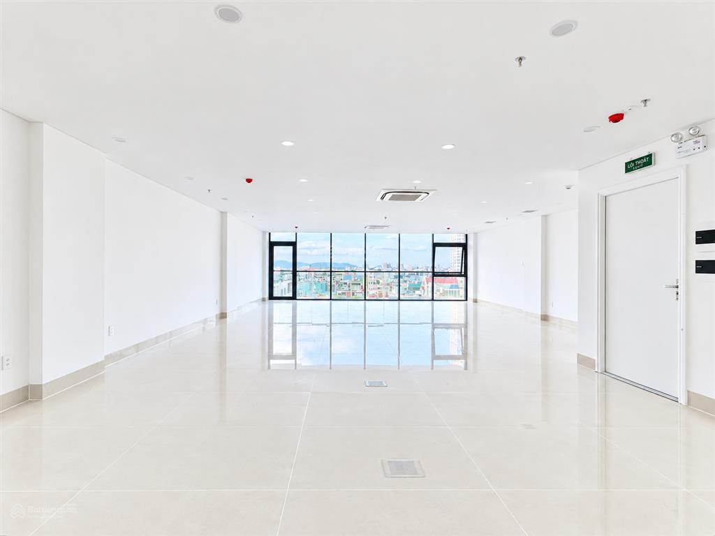 Cho thuê văn phòng 130m đường nguyễn văn linh  tòa nhà mới, giá 30 triệu/tháng