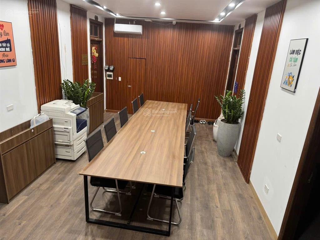 Cho thuê văn phòng tầng 2  gần hồ linh đàm theo tầng hoặc theo phòng làm việc riêng