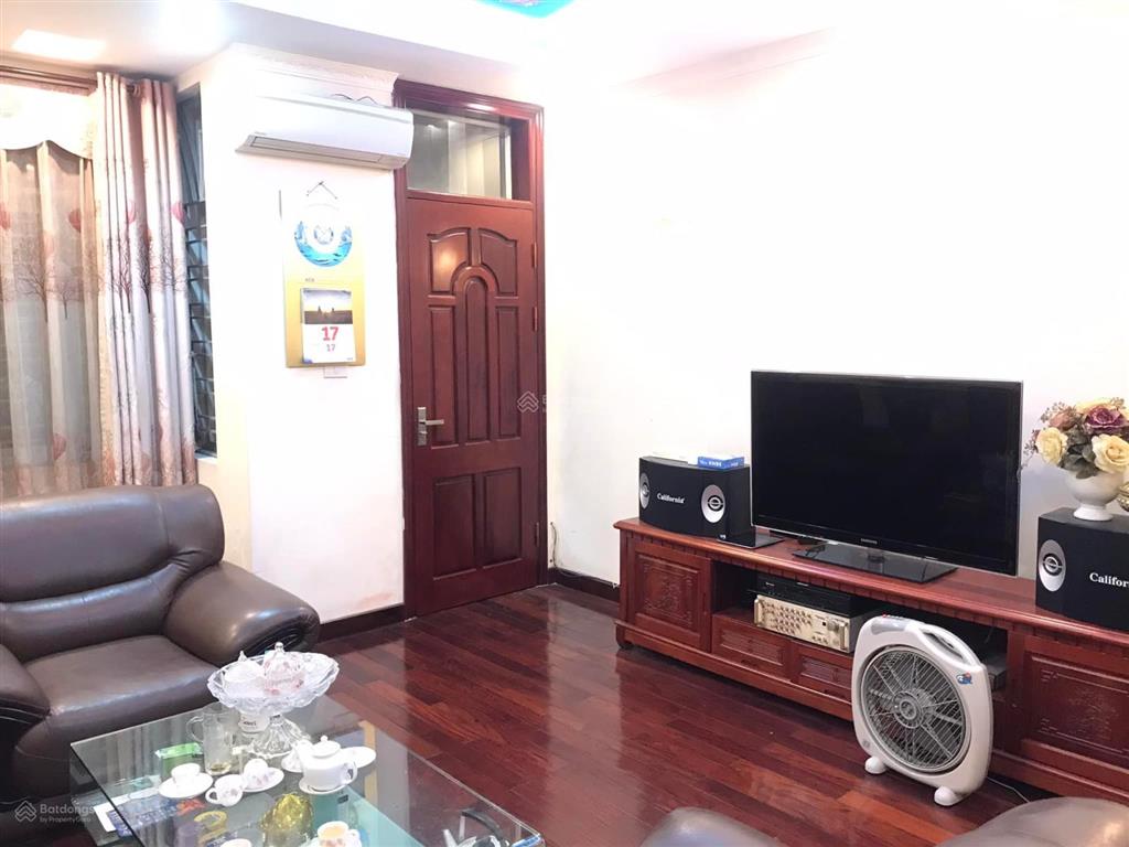 Cho thuê lk kdt văn quán dt 100m2, x4,5 tầng, mt 4.5m. 18 triệu, vỉa hè rộng gần phố