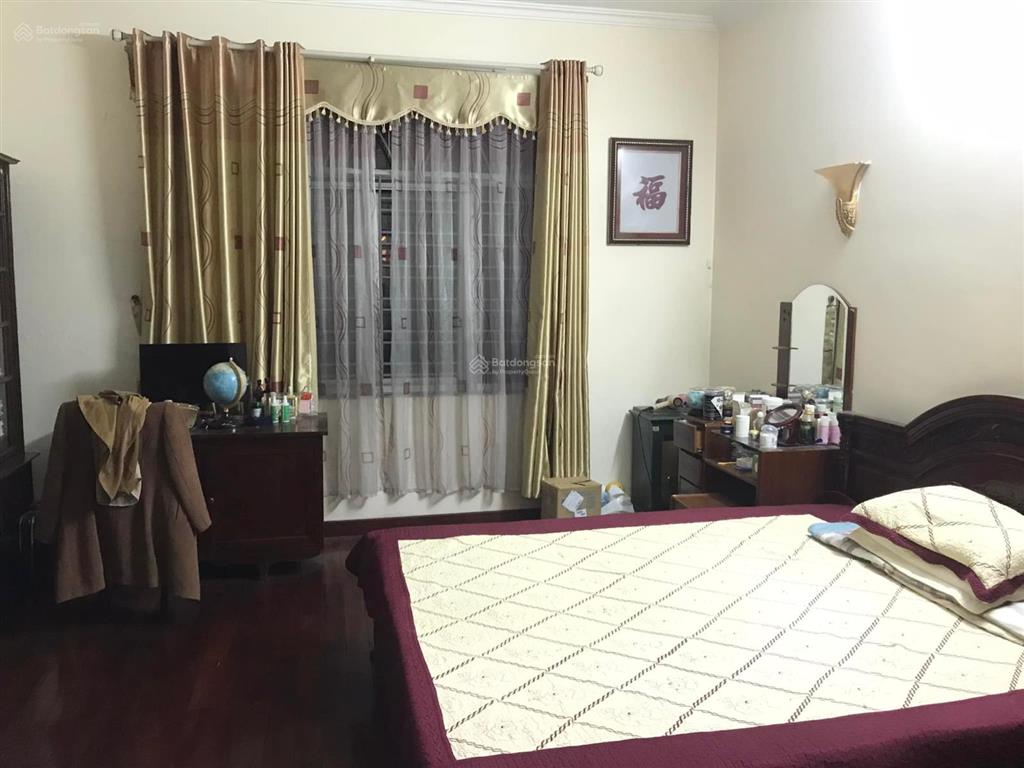 Cho thuê lk kdt văn quán dt 100m2, x4,5 tầng, mt 4.5m. 18 triệu, vỉa hè rộng gần phố