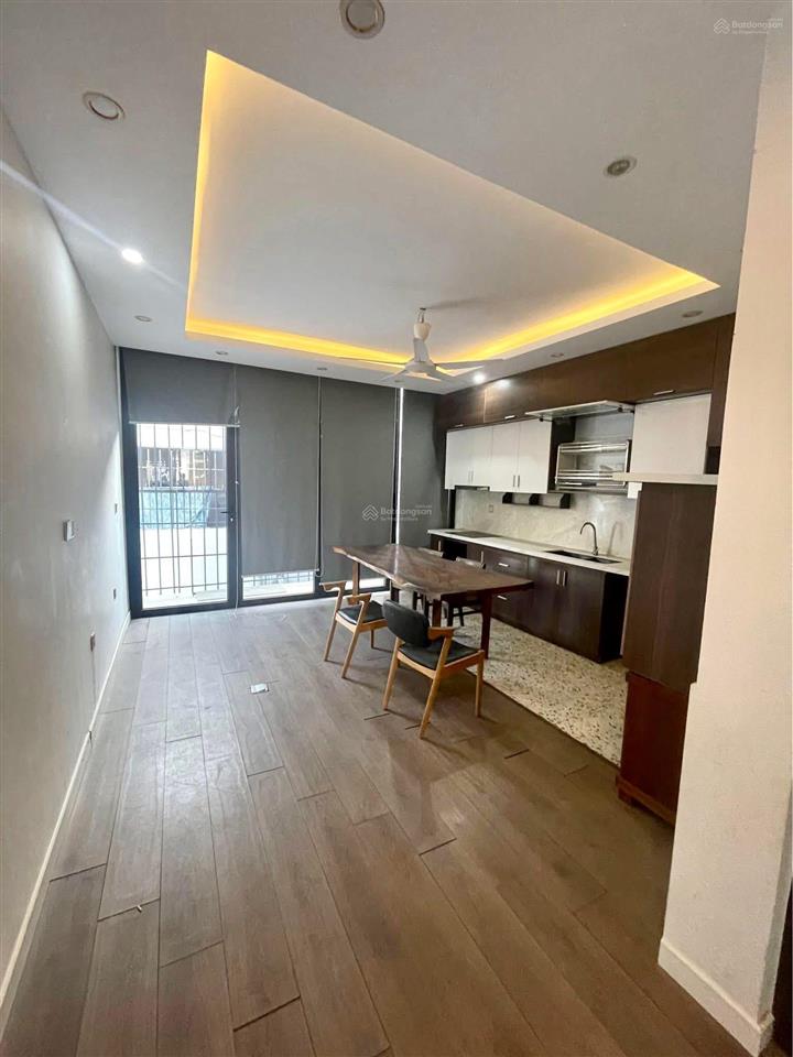 Cho thuê nhà nhà vườn tổng cục 5 tân triều, dt 100m x6 tầng. mt 5m. thang máy, giá 35tr.có tl