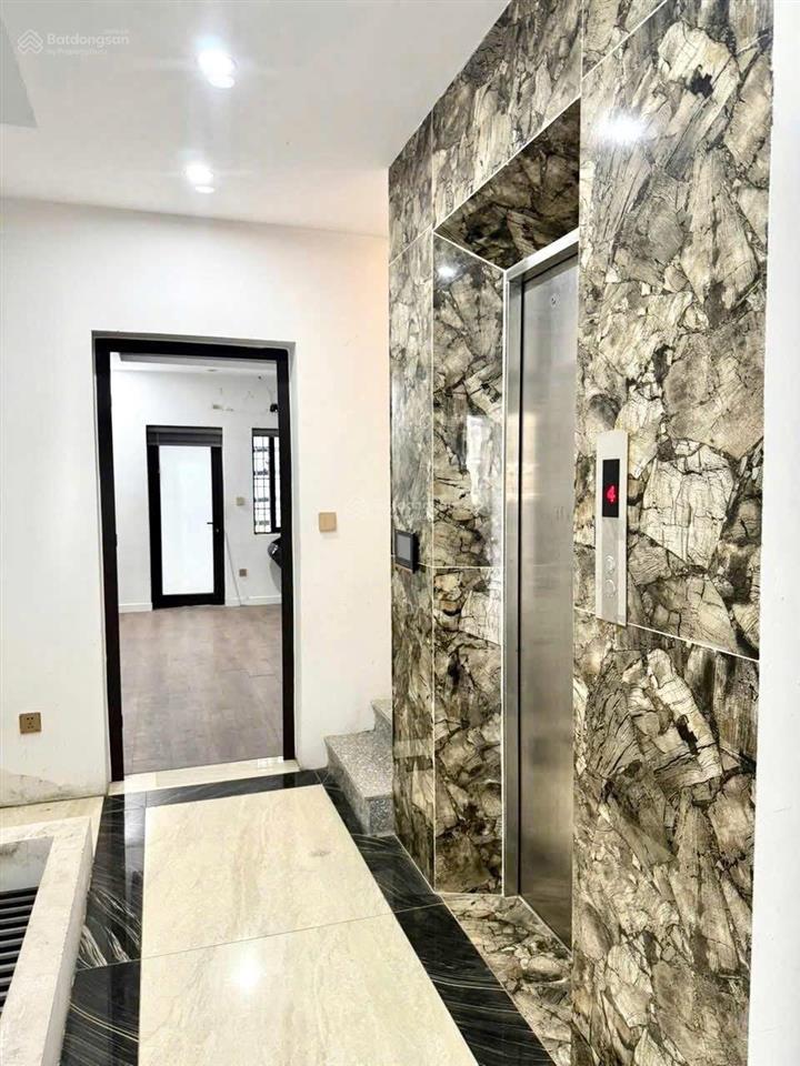 Cho thuê nhà nhà vườn tổng cục 5 tân triều, dt 100m x6 tầng. mt 5m. thang máy, giá 35tr.có tl