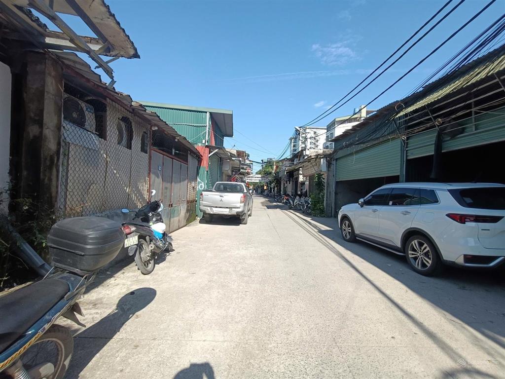 Cho thuê nhà làm văn phòng , kho hàng, dt 100m x2 tầng tại ngõ 214 nguyễn xiển ,ô tô tránh 13,5tr