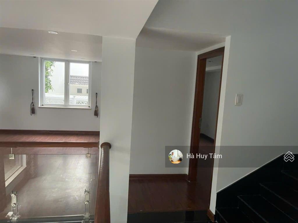 Cho thuê căn góc 2 mặt tiền kinh doanh sầm uất nhất kdc gia hòa quận 9