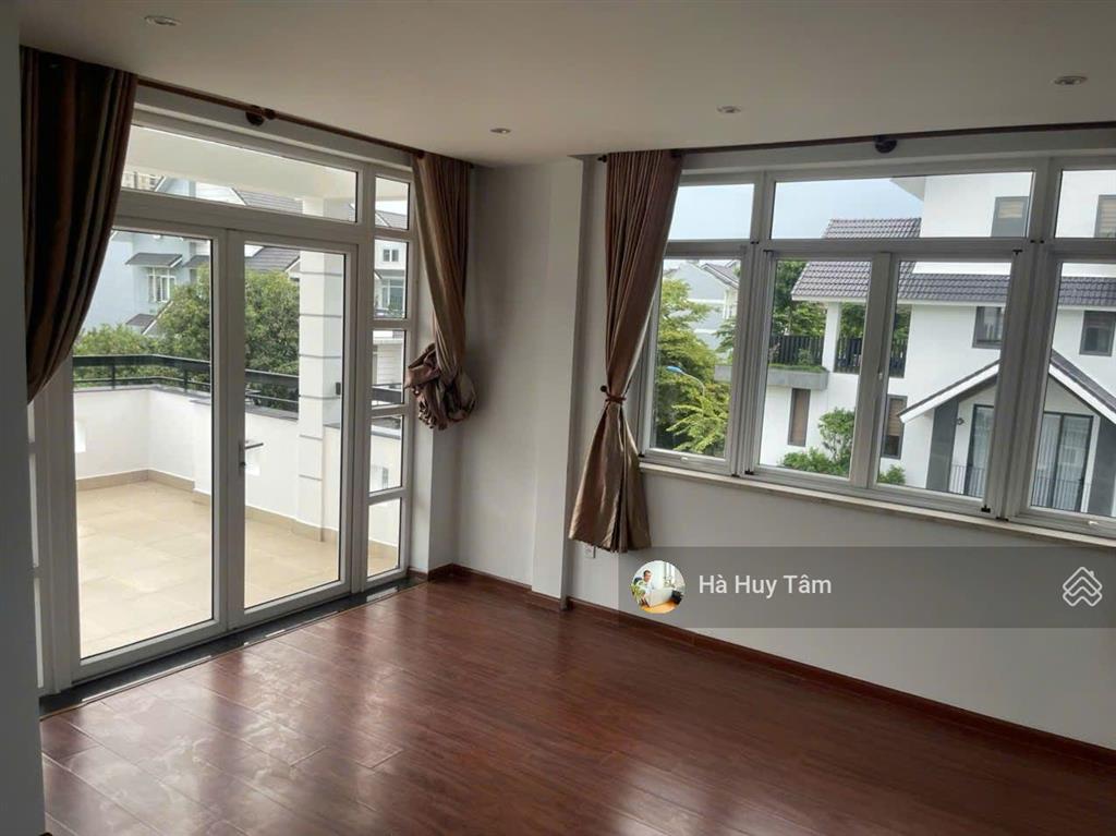 Cho thuê căn góc 2 mặt tiền kinh doanh sầm uất nhất kdc gia hòa quận 9