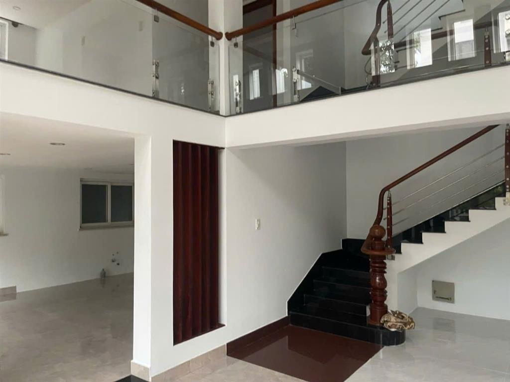 Cho thuê căn góc 2 mặt tiền kinh doanh sầm uất nhất kdc gia hòa quận 9