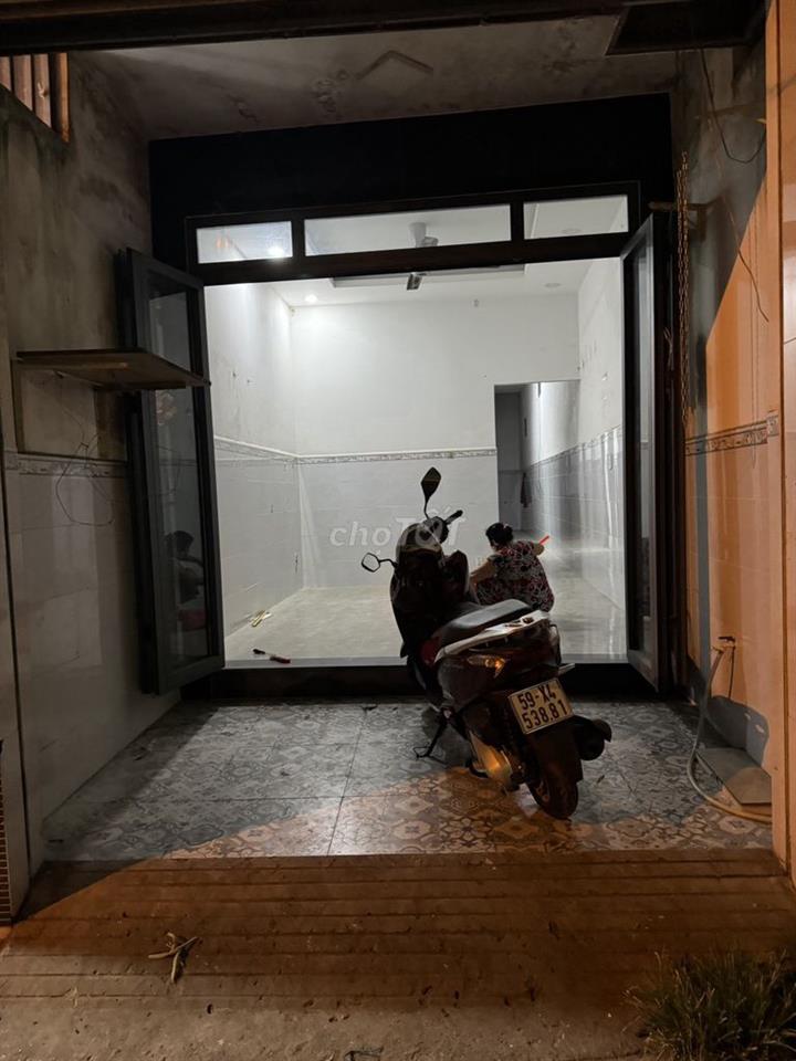 Chính chủ cho thuê nhà 56m2, 2 phòng ngủ, đường oto, giá chỉ 6.2tr