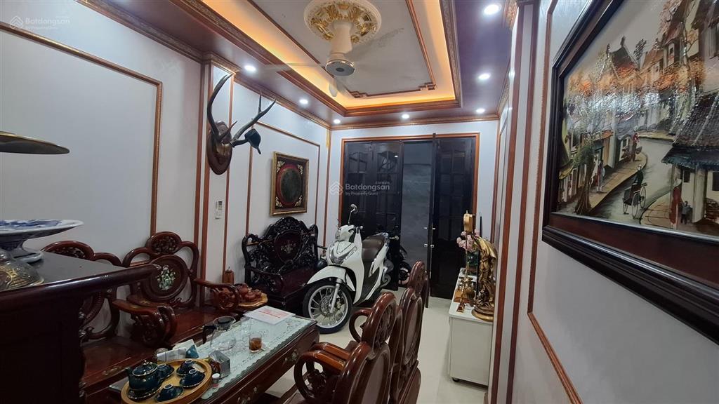 Bán nhà 3 tầng, dt 36,7m2 nhỉnh 8,5 tỷ tại ngọc lâm, p ngọc lâm, q.long biên, hà nội