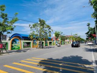 Mặt đường máng  kinh doanh buôn bán mọi mặt hàng  giá hơn 5 tỷ