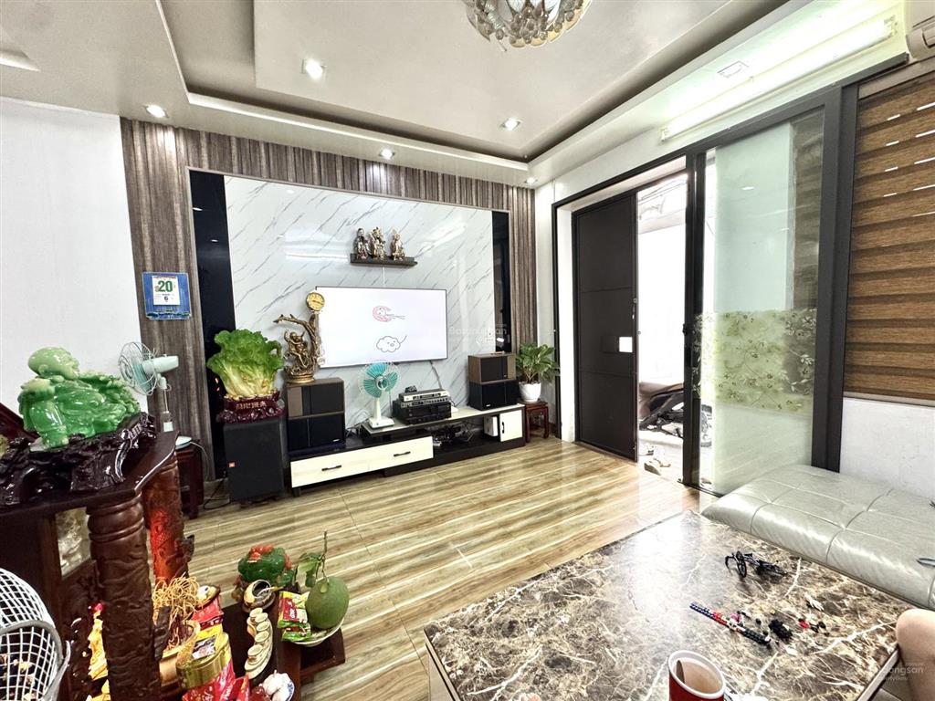 Nhà 4 tầng tại an trang  giá 3,1 tỷ  ngõ oto, cách phố 1 cây cầu
