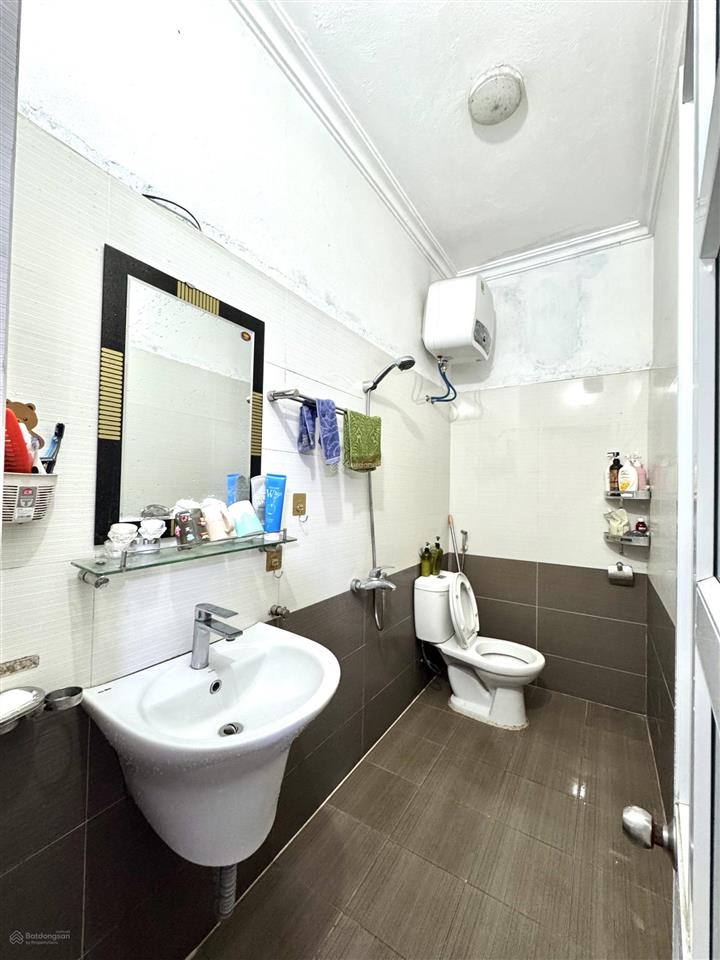 Nhà 4 tầng tại an trang  giá 3,1 tỷ  ngõ oto, cách phố 1 cây cầu