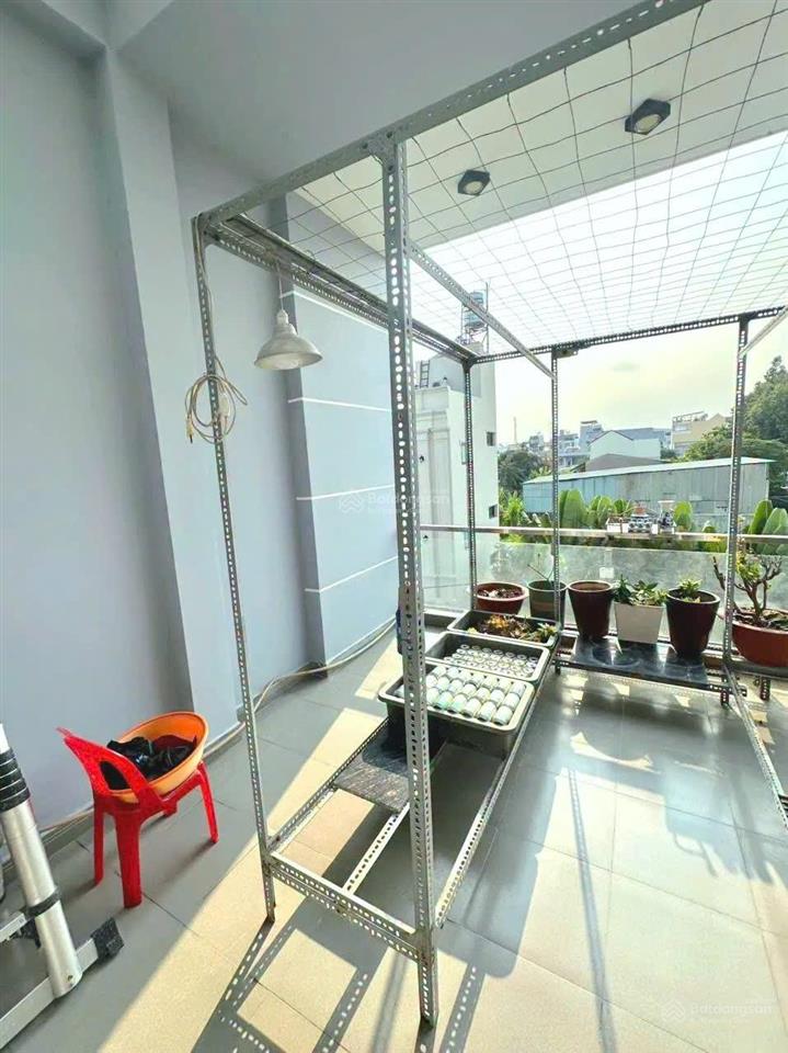 Xe hơi ngủ nhà hiệp bình phước, thủ đức. 63m2, 1 trệt, 2 lầu, sân thượng.