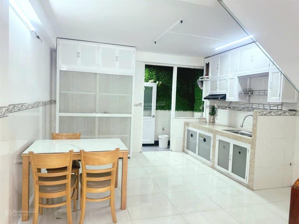 Hẻm xe hơi linh đông, thủ đức. 50m2, trệt, lửng, lầu, sân thượng 2 p.ngủ, 3wc