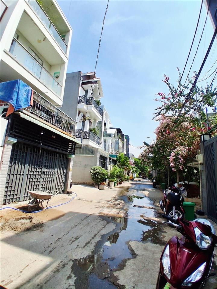 Hẻm xe hơi, thông trường lưu, long trường, thủ đức. 50m2, trệt, 2 lầu, 4 p.ngủ, 3wc