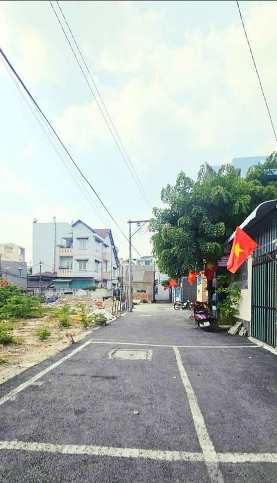 Lô góc 3 mặt tiền, hẻm xe hơi trần thị điệu, phước long, thủ đức. đất 86.5m2. công nhận đủ