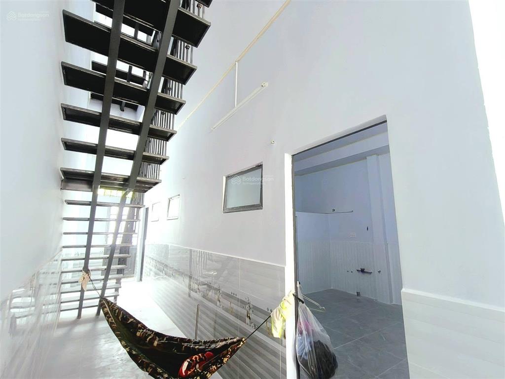 90m2, trệt, 2 lầu. gồm 13 chdv. dòng tiền dự kiến hơn 50tr/tháng. hxh tô ngọc vân, tam phú, thủ đức