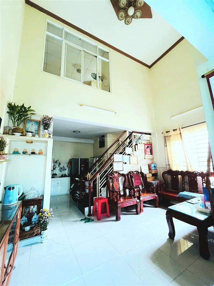68m². ngang 5m, trệt, lầu, 3 phòng ngủ. hẻm xe hơi tân hòa 2, hiệp phú, quận 9
